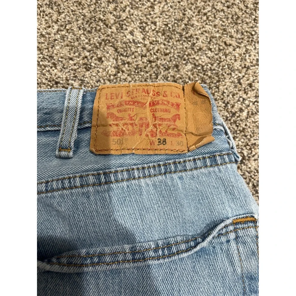 Levis 501 Original Fit Jeans Men 38x30 Light Wash Blue Denim Button Fly Straight